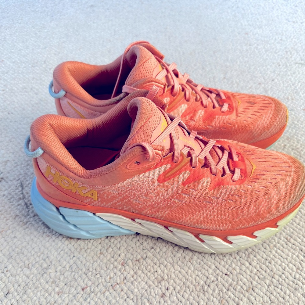 HOKA One Clifton 8 Running Shoes, size 9.5